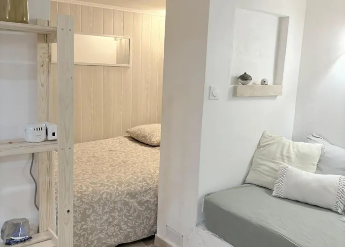 Studio Climatise Au Calme Au Coeur Du Village Medieval Avec Rue Pietonne
